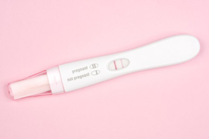 صورة: ماذا تعني نتائج تحليل بول الحمل (hCG)