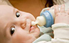 أثر زجاجات الرضاعة على أسنان الأطفال