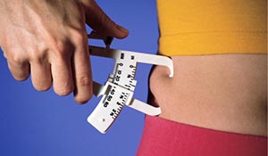 صورة: طرق قياس نسبة الدهون في الجسم بدون جهاز