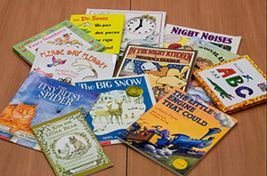 صورة: أهمية الكتب المصورة في تعليم الطفل القراءة