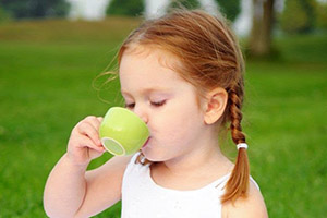 صورة: هل شرب الشاي آمن على الأطفال ؟