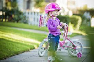 صورة: العمر المناسب لتعليم الطفل ركوب الدراجات