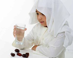صورة: صيام رمضان عند الأطفال