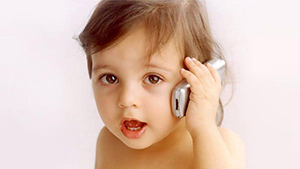 صورة: الأثار السلبية من الأجهزة الذكية والهواتف على الطفل