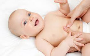 صورة: مشكلة الانتفاخ والغازات عند الرضيع وحلولها