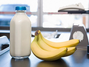 صورة: فوائد وأضرار رجيم الموز والحليب