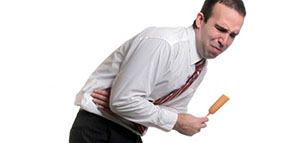 وجع المعدة و أسباب وجع المعدة و الحالات التي يجب عندها مراجعة الطبيب صورة: وجع المعدة و أسباب وجع المعدة و الحالات التي يجب عندها مراجعة الطبيب