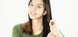 صورة: تغميق الشعر بالشامبو والبلسم و تغميق الشعر بالقهوة