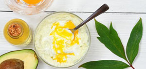 صورة: عمل الكيراتين الطبيعي للشعر في المنزل و عمل الكيراتين في البيت بالوصفات