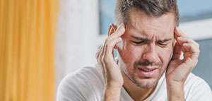 الصداع و علاج الصداع في المنزل و مراجعة الطبيب صورة: الصداع و علاج الصداع في المنزل و مراجعة الطبيب