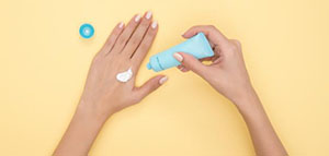 صورة: ديكسبانثينول لترطيب اليدين و أفضل الطرق الطبيعية لترطيب اليدين