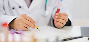 تحليل الهرمونات و حالات تستدعي المرأة لإجراء التحليل صورة: تحليل الهرمونات و حالات تستدعي المرأة لإجراء التحليل