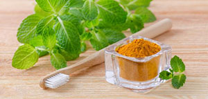 صورة: نظافة الأسنان و فوائد الكركم للأسنان