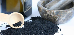 صورة: الحبة السوداء لبشرة صحية و الحبة السوداء لحماية البشرة