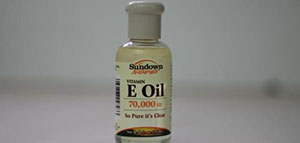 زيت فيتامين ه و فوائد زيت فيتامين ه للشعر صورة: زيت فيتامين ه و فوائد زيت فيتامين ه للشعر