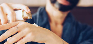 صورة: ماسك الملح والزيوت و ماسك الموز والسكر