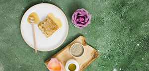 صورة: ماسك الشوفان والعسل لبشرة رطبة و ماسك الشوفان والعسل لتقشير البشرة