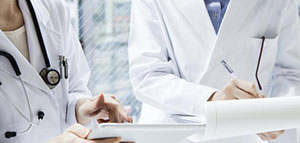 أعراض مرض بهجت و أعراض تستدعي مراجعة الطبيب صورة: أعراض مرض بهجت و أعراض تستدعي مراجعة الطبيب