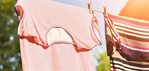 صورة: بقع الشاي و طرق طبيعية لإزالة بقع الشاي من الملابس