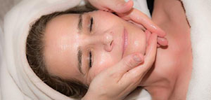 وصفات لتفتيح الوجه بسرعة و نصائح لتفتيح الوجه صورة: وصفات لتفتيح الوجه بسرعة و نصائح لتفتيح الوجه