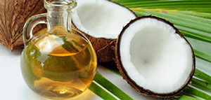 صورة: زيت جوز الهند وشمع العسل و زبدة الكاكاو